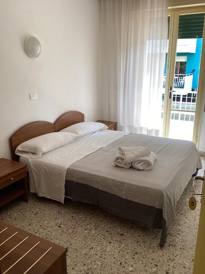 Hotel Villa Alexandra Bellaria-Igea Marina Exterior foto