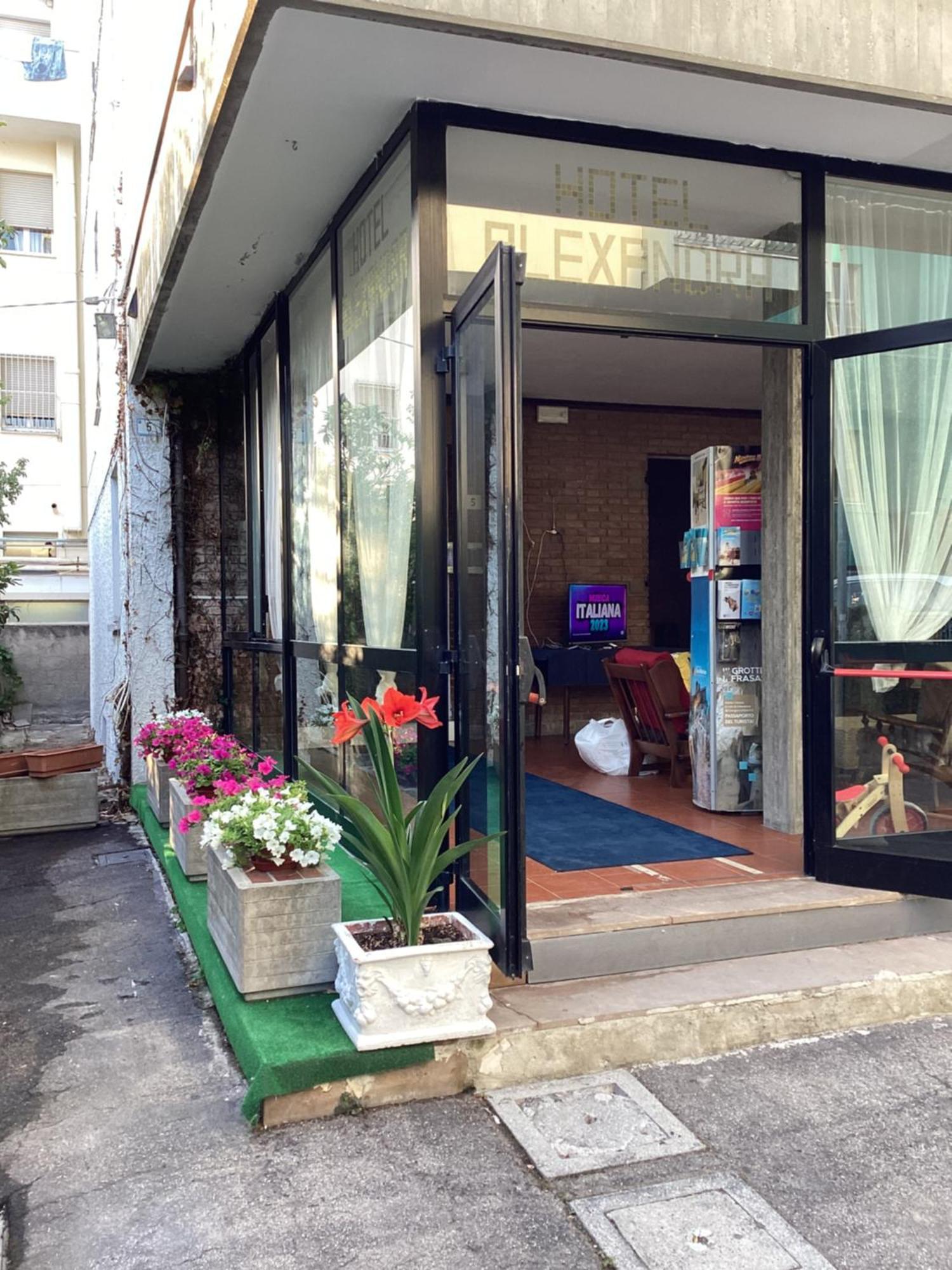 Hotel Villa Alexandra Bellaria-Igea Marina Exterior foto